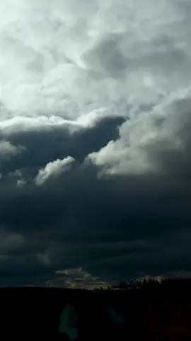 Inside a wallpaper #clouds #asthetic 