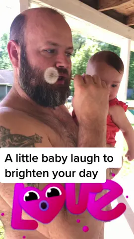 The simple things that make a baby laugh #baby #family #simplelife #travelbaby #babylaughs #daddysgirls #travelfamily #millwrightlife 