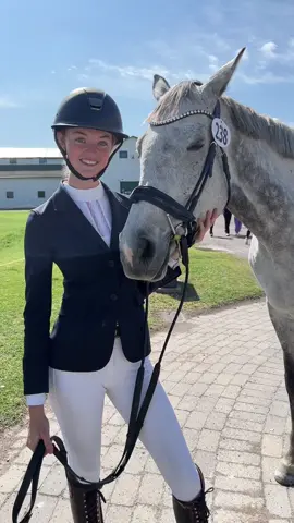 How pretty does she look all dressed up? 🥺