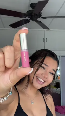 A la próxima me pongo más 😳 #rarebeauty #liquidblush #grace #makeup @SAIKK 