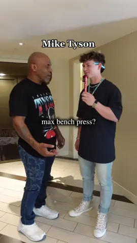 Iron Mike doesn’t bench or squat confirmed 🤣 @miketyson I guess you don’t need it when you’re one of the best boxers of all time… 🥊 Mike looks great for his age too so I thought there’d be a chance he’s been doing some traditional lifting in his retirement but now we know 🤣 #miketyson #ironmike #boxing #lifting #gym 