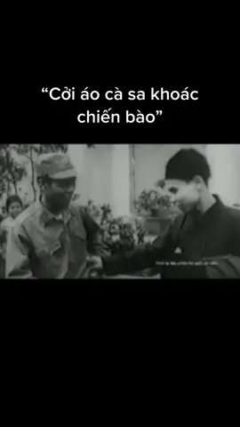 “Cởi áo cà sa khoác chiến bào Tuốt gươm, bồng súng diệt binh đao Ra đi quyết rửa thù cứu nước Vì nghĩa quên thân, hiến máu đào”.   #vtvcab #thichminhnhat #lịchsửviệtnam 