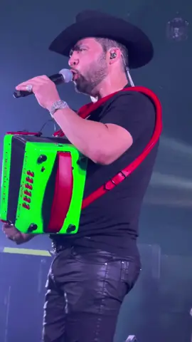 @dareydls  #dareyesdelasierra#darey#dareycastro#malasrachas#puropartypromotions#fyp#fypシ#explore#reels#tiktok#like#follow#corridos#wisconsin#dorito 