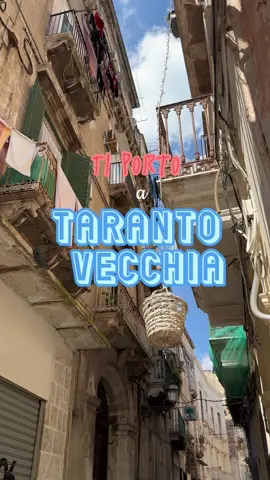 Oggi vi porto nella bellissima Taranto vecchia 🤍 #taranto #tarantovecchia #puglia 