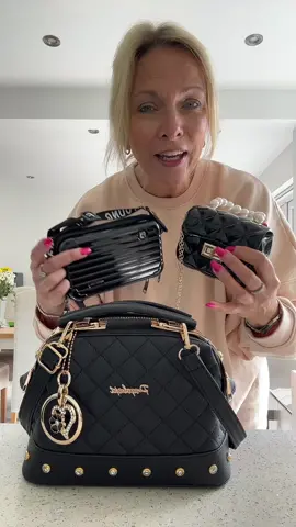 Three popular bags for a reduced price! 👏🏼👏🏼 #bagg #bag #bags #handbag #handbags #handbagcollection #reduced #fy #fyp #wendygofficial #threeforone #offer #sunday #tiktokshopping #iwantthis #need #fashion #viralbag 