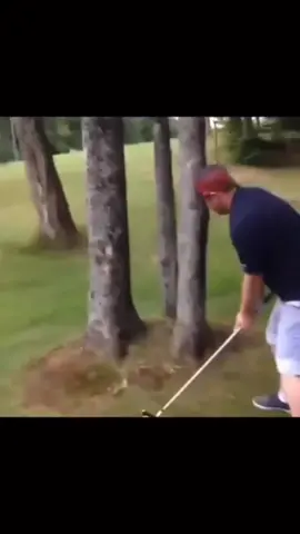 Golf #fyp #funnyvideos #funny #trending #goviral #golf #golftiktok #jump #scared 