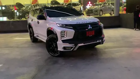 ปาเจโร่สปอร์ต ขาวหลังคาดำ