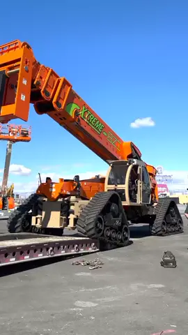 Mega Telehandler (XR50100-G), “Trackzilla”, Unveiled by Xtreme Manufacturing™ at CONEXPO-CON/AGG by @xtrememanufacturing 📽️Credits via @awesome_earthmovers All Credits goes to their respective owners 📷 #worldmachinery_ #awesomeearthmovers #farmaland_ #agriland_ #machine #machines #awesome #operator #megatruck #crane #craneoperator #mega #megamachines