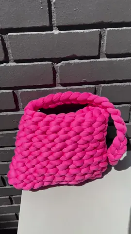 My sister made me this pink bag🥰 #sunday #sundayvlog #atlanta #atlantavlog #pink #shopping #style #pilates #baglover #bag #bags #tea #coffee #peoplewatching #goodvibes #slowvibes 