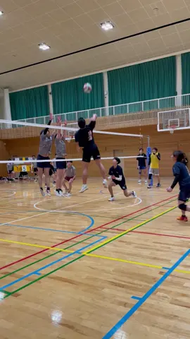 悪いトスを！ . #バレー好きとつながりたい #バレー #vollyball