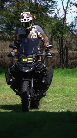 …the new Badlands Pro of @KLIM Motorcycle , the best Riderssuit for all adventures…#adv#adventuremw#bmwgs1250ik#bikelifemw#bmwmotorrada#dualsportmotorcyclesmw#bmwgspicturesk#makelifearideot#motorcyclev#adventurebikemw#bmwbikesa#travelt#mitasmotok#jekillandhydek#jekillandhydeexhaustj#adjustyoursoundtothemomentneridergear 