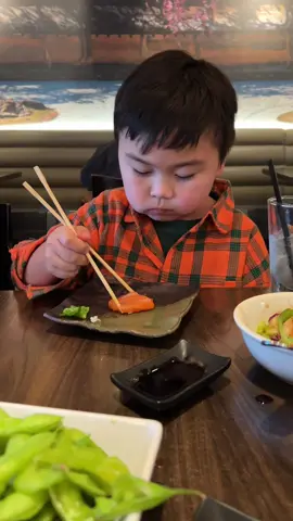 What a best sushi life 🍣 #sushi #sashimi #nigiri #Foodie #food #eat #eats #earing #yum #foodfam #fyp #thankyoumama #wholesome