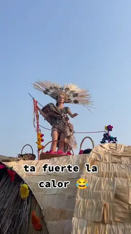 Todos en los carros alegóricos #tabasco #elecciones #Ximena