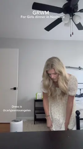 Mommy night out in Nashville with the sweetest girls!! Thank you for such a special night of community and connection @carlyjeanlosangeles 🫶 #grwm #girlsnight #girlsnightout #momtok   #pickanoutfit #heatlesscurls #momnightout 