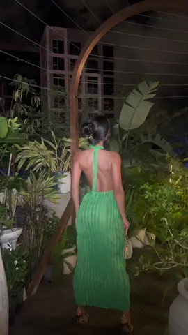 Side eye 💚👁️ #green #dress #nightdinner #viral 