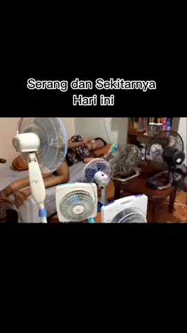 Dirumah kalian lagi pada panas gerah banget gak lur? Dilansir dari berbagai media, cuaca panas ekstrim sedang melanda kawasan Asia, tak terkecuali di Indonesia.  Di negara Asia lain, seperti Thailand suhu mencapai hingga 54 derajat celcius dan bahkan di India saking panasnya ban kendaraan bermotor sampai menempel dan mengelupas di aspal. #netizenserang #kotaserang #banten #indonesia #cuacapanas #cuacaekstrim #pemanasanglobal #fyp 