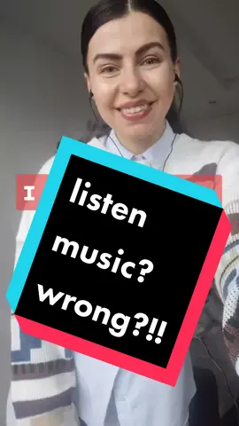 listen music? find the mistake ;) #fyp #grammar #learnenglish #nativespeakerenglish #popenglishwithjulia 