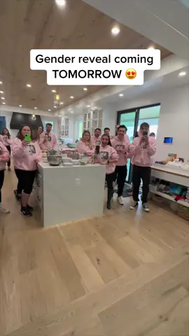 Ryans hug at the end 😭💖 watch @kellyclarksonshow tomorrow to see 