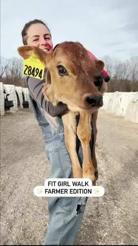 Farm fit girls walk like this 🐄 🌱 🥛 #farm #Fitness #trend 