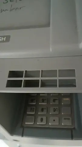 mesin ATM Rusak ini kok bisa gini ya???? #mesinATM #mesinatmrusak 