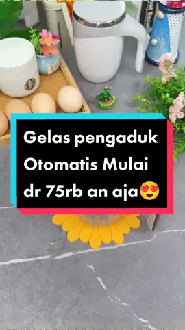 Gelas pengaduk otomatis nih bestieee😱 bisa di charge atau pakai baterai ya, harga mulai 75rb an aja bestiee 🥰 buruan co sblm kehabisan 🤗 #gelaspengadukotomatis #gelaspengaduk #mugpengadukotomatis #gelasviral #barangviral #viraltiktok #fypシ #fyp #foryou #foryoupage 