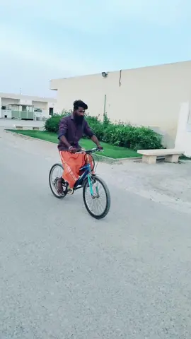 കെട്ടിമറിഞ് വീഴഞ്ഞത് ഭാഗ്യം 😀😀😀😀😀😀 ഗൾഫിൽ ലൈസൻസ് ഇല്ലാത്ത എന്റെ സ്വന്തം സൈക്കിൾ 🥰🥰🥰🥰🥰🥰🥰