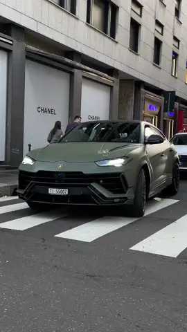 Lamborghini Urus Performante 😍🔥 #milan #milano #suv #luxurysuv #urus #lamborghini #lanorghiniurus #car #supercar #luxury #luxurylifestyle #luxurycars #viral #fyp 