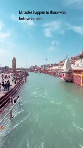नमामि गंगे..🙏🛐🔱 #harkipauri #haridwar #ganga #gangaaarti #devbhoomi #uttarakhand #reelkarofeelkaro #reelit #rishikesh #gangamaiya #miraclesfromheaven 