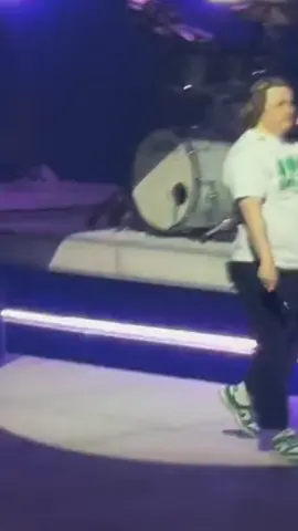 Você sabia disso? Lewis Capaldi tem crise de Tourette durante show em Frankfurt na Alemanha. #informacao #curiosidades #lewiscapaldi #Tourett #fyp #foryou #fy #viral 