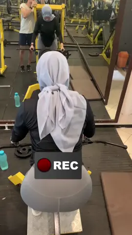 wkwkwkwk #GymTok #gymmotivation #GymLife #workoutmotivation #gymgirl #ngegym #gym #gymlover #ExerciseWorkout #womengym #personaltrainergym #SemangatLatihan #SemangatWanitaKuat 