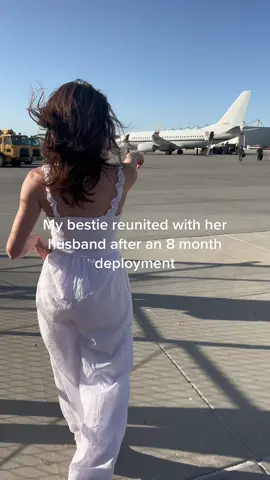 Capturing this moment was everything . #militaryhomecoming #militaryreunion #military #Love 