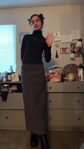 A chaotic outfits of the week <3 (except that these were all filmed over the span of a couple of weeks) 