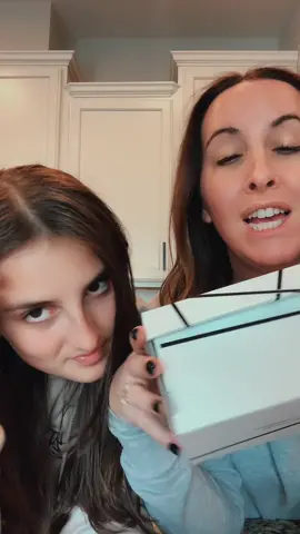 Great early Mother’s Day gift 😉 Use code DARRYL20 in my bio to get 20% off @noteworthyscents #mothersdaygift #mothersdaygiftideas  #noteworthy #benoteworthy #noteworthyaddict #perfumetok #perfumetiktok #noteworthypartner #ad  