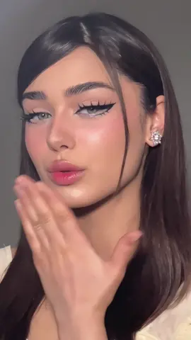 و نزلتلكم التتوريال بالتفاصيل  🫶🏻 ، ( الرموش انا عملتهم )