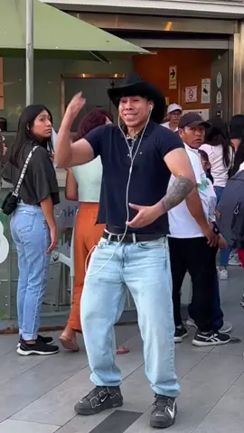 Compa que le parece esa morra ? 🤠🤣 #pesopluma #corridostumbados  