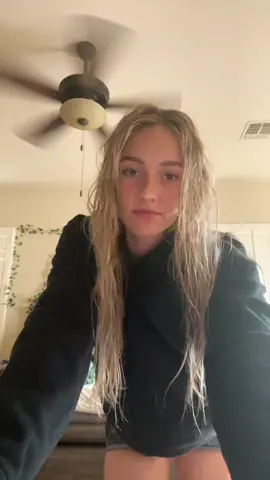 gym fit and hair is still wet😵‍💫 #fyp #gym 