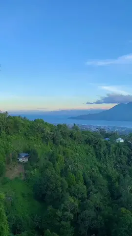 #pemandanganalam #malukuutara #tolireternate 