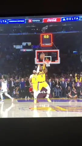 LAKERS VS GRIZZLIES CRAZY FINISH 🏀❤️‼️ #nbaplayoffs #lakers #grizzliesbasketball #jamorant12 #lebronjamesbasketball #overtime #buzzerbeater 