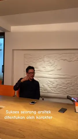 Jatidiri dan karakter  Suksesnya seorang arsitek ditentukan oleh karakter dan jati diri nya , oleh sebab itu kita tidak boleh berhenti belajar yntuk teris menggali jati diri dan karakter kita .  #arsitek #arsitekmuda #arsitektur #arsitekjakarta #arsitekindonesia #design #jatidiri #karakter #architecture #architect #architectlife #arquitectura #calonarsitek #tips #ateliercosmasgozali #jakarta #indonesia #mahasiswaarsitektur #interview #knowledge #knowyourworth #sharing 
