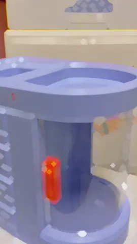 Rak Alat Make Up – Tempat Penyimpan Kosmetik Praktis dan Rapi. Rak alat make up sebagai tempat khusus untuk menyimpan perlengkapan kosmetik, memiliki banyak laci dan sekat dengan ukuran besar dan desain menarik Anda para wanita tentu tak bisa dipisahkan dengan produk kosmetika yang menemani hari-hari Anda untuk tampil cantik menarik. Nah, terkadang produk-produk kosmetik  serta alat-alat make up terlihat bertebaran begitu saja di atas meja rias. Wah, terlihat berantakan dan tidak nyaman dilihat. Nah, untuk mengatasinya Anda bisa mencari tempat penyimpan kosmetik untuk menata produk kosmetik Anda agar terlihat rapi, yakni rak alat make up. Banyak Laci dan Sekat Rak kosmetik ini terbuat dari bahan dasar plastik ABS ini yang memiliki banyak laci dan sekat. Jadi Anda bisa memisahkan berbagai produk kosmetik sesuai keinginan. Misalnya produk untuk perawatan muka, produk untuk perawatan badan, produk untuk perawatan rambut, dan sebagainya. terbuat dari bahan Plastik ABS tahan Debu dan juga air, serta suhu kelembapan udara. Berukuran Besar Dengan ukuran 29.5 x 19.5 x 27.5 cm, rak kosmetik tersebut tergolong besar sehingga memungkinkan bagi Anda untuk menyimpan produk lebih banyak dibanding rak yang lebih kecil. Desain Menarik Tersedia berbagai warna yang menarik. Selain itu desain rak terbilang unik dan menarik, yang pastinya siapa pun pasti akan menyukainya #belanajaditiktok #bestproducts #belanjabulanan #rakkosmetik #rakkosmetikmurah