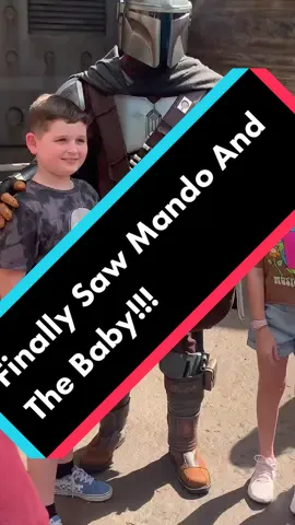 Pretty cool meet and greet not gonna lie. #disneyworld #hollywoodstudios #themandolorian #distok #themeparkblerd 