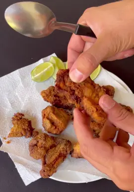 Use água para fritar o frango e faça o Frango mais crocante do mundo!! #dicasdecasa #frangofritocrocante #frangofrito