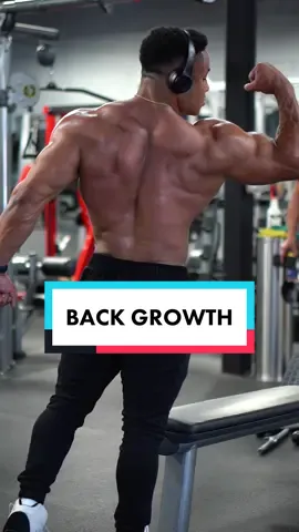 Grow your back ‼️ Hit those back muscles from all angles.  During this workout we are prioritizing all back muscles by working strategically.  ✅Latissimus Dorsi ✅Teres Major ✅Phomboid Major ✅Infraspinatus ✅Rhombus Lower trapezius ✅ Trapezius Save this workout 💪🏽 #backworkout #backday #buildmuscle #getfit #fitnesscoach #fitnesstips #fitnessmotivation #workhard #hybrid #fitnessjourney 