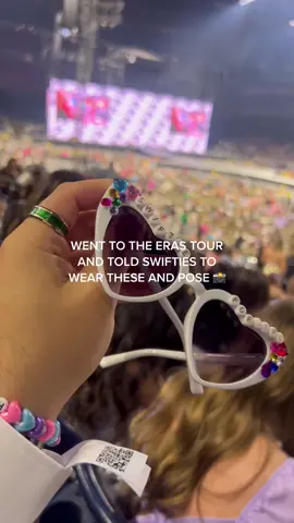 Help me find these #houstonswifties tiktok!!! #houstontstheerastournight3 everyone looked so cuteeee ✨ #erastouroutfitsdebut 