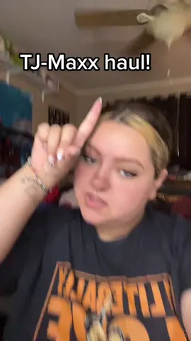 Who wants to see a look using these 2 products? #norvina #abh #patmcgrathlabs #mua #fyp 