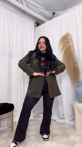 Shop ALL my looks from the 🔗 on my page 💘 #curvyfashion #curvystyleinspo #curvyoutfitideas #size16style #StreetStyle #streetwear #curvystreetstyle 