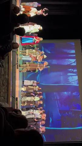 Fixer Upper! 🧝‍♀️🧝‍♂️ #USofFrozen#disneyonbroadway#loveisanopendoor#frozen#musical#musicaltheatre#theater#theatre#musicaltheater#elsa#anna#kristoff#sven#olaf#hans#acting @mtishows @disneyonbroadway 