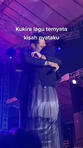 #fyp #foryoupage #starla #galaubrutal #sadvibes🥀 #virgoun #cinta #kembalikudatangitempatini #trendingvideo #liriklagu #lagudenganlirik #nyanyidipanggung 