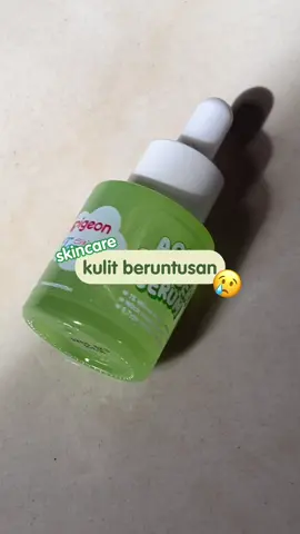 Replying to @Editor Magic 5✨ gunakan serum ya girlsss, skincare untuk kulit beruntusan ada di keranjang kuning🥳🥳 #PigeonTeensIndonesia #SkincareRemaja #AcneSerum #SolusiBeruntusan 