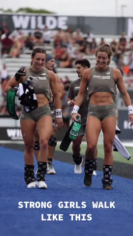 Tag the strongest m girl you know and let them know how awesome they are 🖤 #StrongIsBeautiful #GirlsWhoLift #CrossFitGirls #StrongWomen #WOD #CrossFitLifestyle 